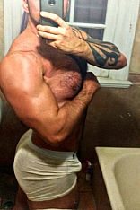 Norbert Escort Masculino